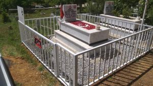 Jandarma Bayram Öncesi Şehit Mezarlığını Onardı