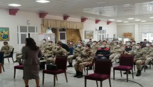 Jandarma personeline KADES ve aile içi şiddetle mücadele eğitimi