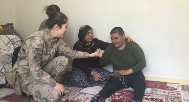 Jandarma Personelleri Anneler Gününü Unutmadı