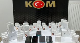 Kaçak cep telefonu ve aksesuarları operasyonu: Yasal işlem başlatıldı