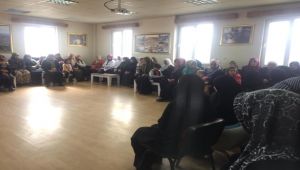 Kadın ve Gençlik Merkezi’nde Regaip Kandili Programı Düzenlendi