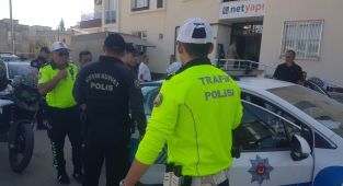 Kahraman polisler son anda intiharı engelledi - Videolu Haber