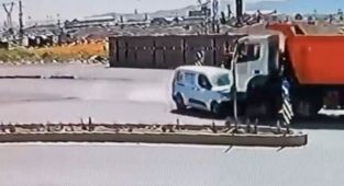 Kahramanmaraş’ta feci kaza güvenlik kamerasında: 1 ölü - Videolu Haber