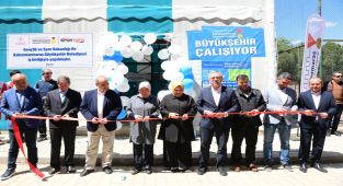 Kahramanmaraş'ta yeni halı saha gençlerin hizmetine sunuldu