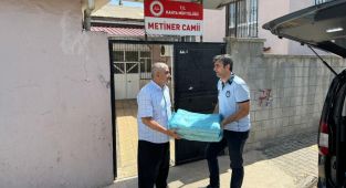 Kahta Belediyesi'nden camilere kurban atık poşeti dağıtımı