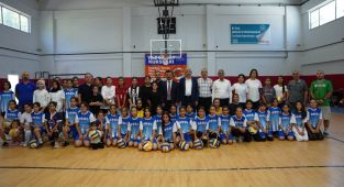 Kahta Belediyesi Yaz Spor Okulları’nda basketbol ve voleybol heyecanı sürüyor