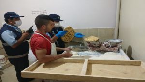 Kahta Belediyesi zabıta ekiplerinden sahur öncesi fırın denetimi
