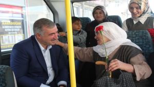 Kahta Belediyesinden kadınlara ücretsiz ulaşım hizmeti