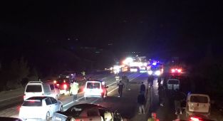 Kahta’da 2 otomobil çarpıştı: 6 yaralı - Videolu Haber