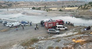 Kahta’da boğulma tehlikesi geçiren 2 kuzen kurtarıldı