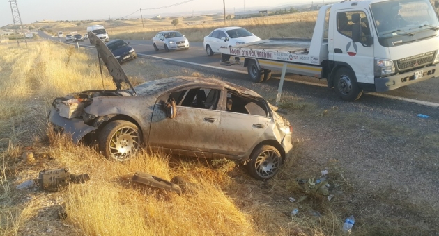 Kahta’da Otomobil Şarampole Devrildi: 5 Yaralı