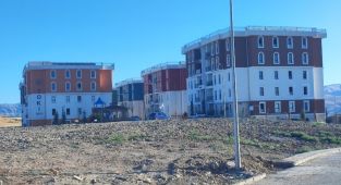 Kahta TOKİ’de eğitim ve ulaşım krizi