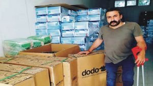 Kahtalı doktordan engelliler derneğine sandalye bağışı