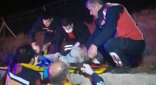 Kamyonetle minibüsün karıştığı kazada 4 kişi yaralandı