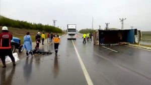 Kamyonla çarpışan traktör sürücüsü öldü - Videolu Haber