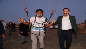 Karaköprü semalarında yamaç paraşütleri havalanıyor