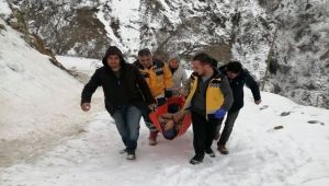 Karda Mahsur Kalan Hasta İçin Ekipler Seferber Oldu