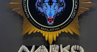 Kargo firmasında 28 bin adet sentetik ecza maddesi ele geçirildi