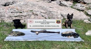 Kayalıklar arasında gizlenmiş roketatar bulundu