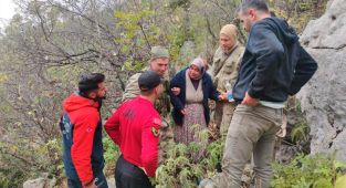 Kaybolan yaşlı kadın 12 saat sonra bulundu