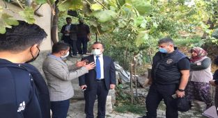Kaymakam Arslantürk: Devletimizin tüm kurumlarıyla yangınzede ailenin yanında
