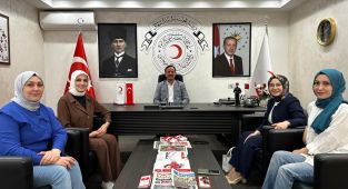 Kaymakam Kılıç'tan Türk Kızılay'ı Akyazı Şubesi’ne nazik ziyaret