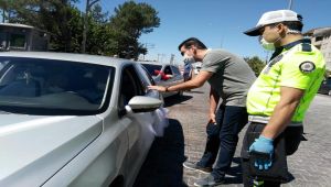 Kaymakam Köksal, uygulama noktasındaki trafik tedbirlerini denetledi