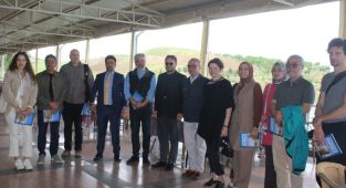 Kaymakam Korkutata, bienal üyeleri ile bir araya geldi