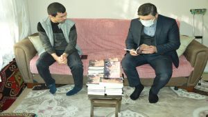 Kaymakam Uçar'dan genç şaire destek
