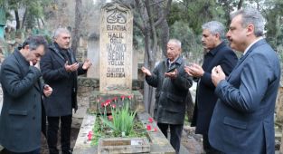 Kazancı Bedih kabri başında dualarla anıldı - Videolu Haber