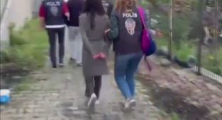 Kendilerini kamu görevlisi gibi tanıtan 18 dolandırıcı tutuklandı