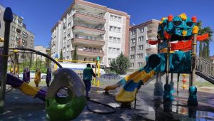 Kent genelinde oyun alanlarında bakım ve onarım çalışması başladı
