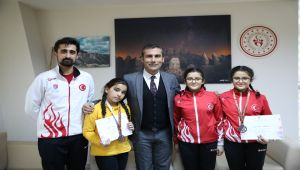 Kılıç Ustası Kızlar Avrupa Şampiyonasına Katılacak