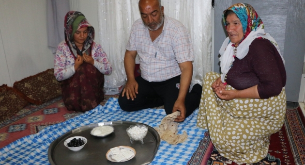Konteyner de Yaşayan 2 Bin 600 Depremzede'nin İlk Sahuru