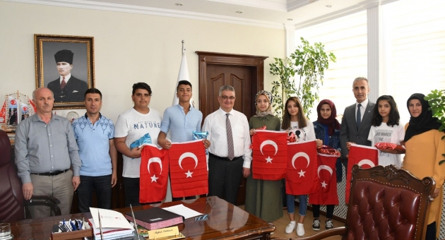 Koruma Altındaki Çocuklar, 15 Temmuz Darbesini Resim Ve Şiirle Anlattı