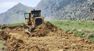 Köy evlerine yeni yol çalışmaları başlanıldı