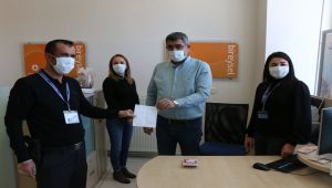 Köyde Yaşayan Rabia Teyze, Bayram İkramiyesini Bağışladı