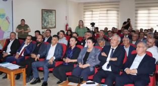 Kozan'da İYİ Parti ve BBP'li meclis üyeleri CHP'ye geçti