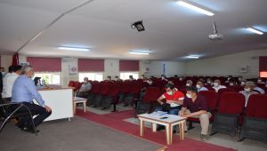 Liselere giriş sınavı bilgilendirme toplantısı yapıldı