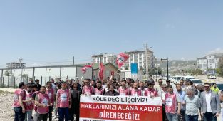 Maaşlarını alamayan tekstil işçileri greve gitti - Videolu Haber