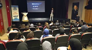 Malatya Büyükşehir Belediyesi’nden LGS’ye hazırlanan öğrencilere rehberlik desteği