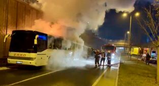 Malatya'da alev alan otobüs kullanılamaz hale geldi - Videolu Haber