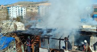 Malatya'da baraka ve çadır yangını