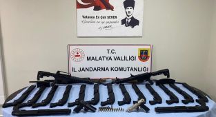 Malatya'da kargoyla ruhsatsız silah siparişlerine 3 gözaltı - Videolu Haber