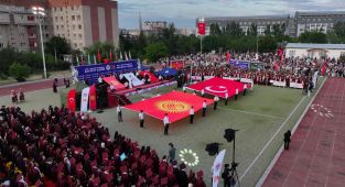 Manas Üniversitesi 1072 öğrenci mezun etti