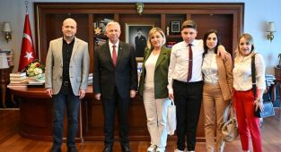 Mansur Yavaş’tan 23 Nisan Çocuk Bayramı kapsamında vefakâr davranış