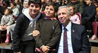 Mansur Yavaş tatilin ilk günü çocuklarla buluştu: Mucizeler Sirki BAKAP’ta