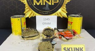 Margarin kutularına gizlenmiş şekilde 1 kg. uyuşturucu yakalandı