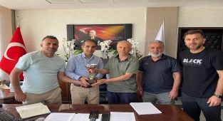 Masterler Kupayı Başhekim Şirik'e armağan etti