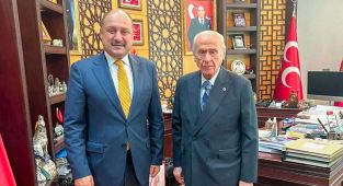 Mehmet Kasım Gülpınar’dan Bahçeli’ye sürpriz ziyaret: MHP’ye mi geçiyor?